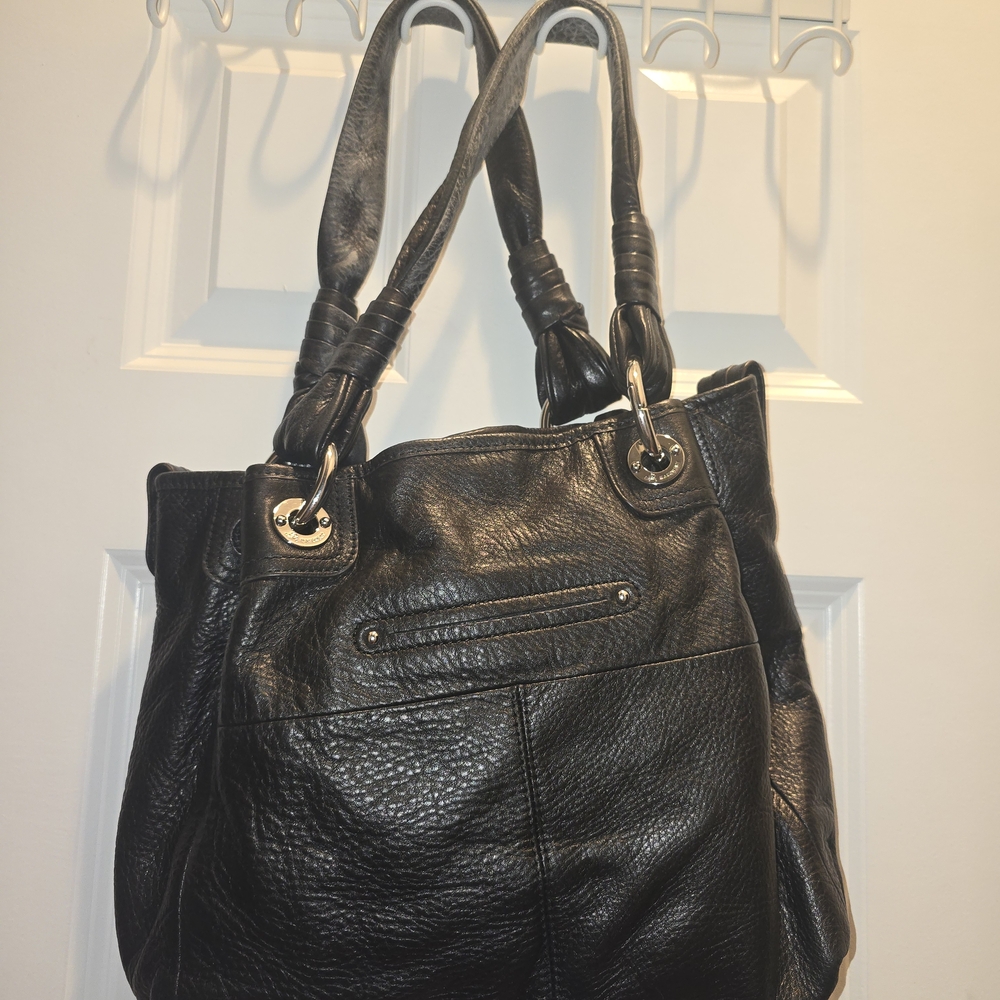 Makowsky Elegant Black Leather Tote Bag - Picture 2 of 5